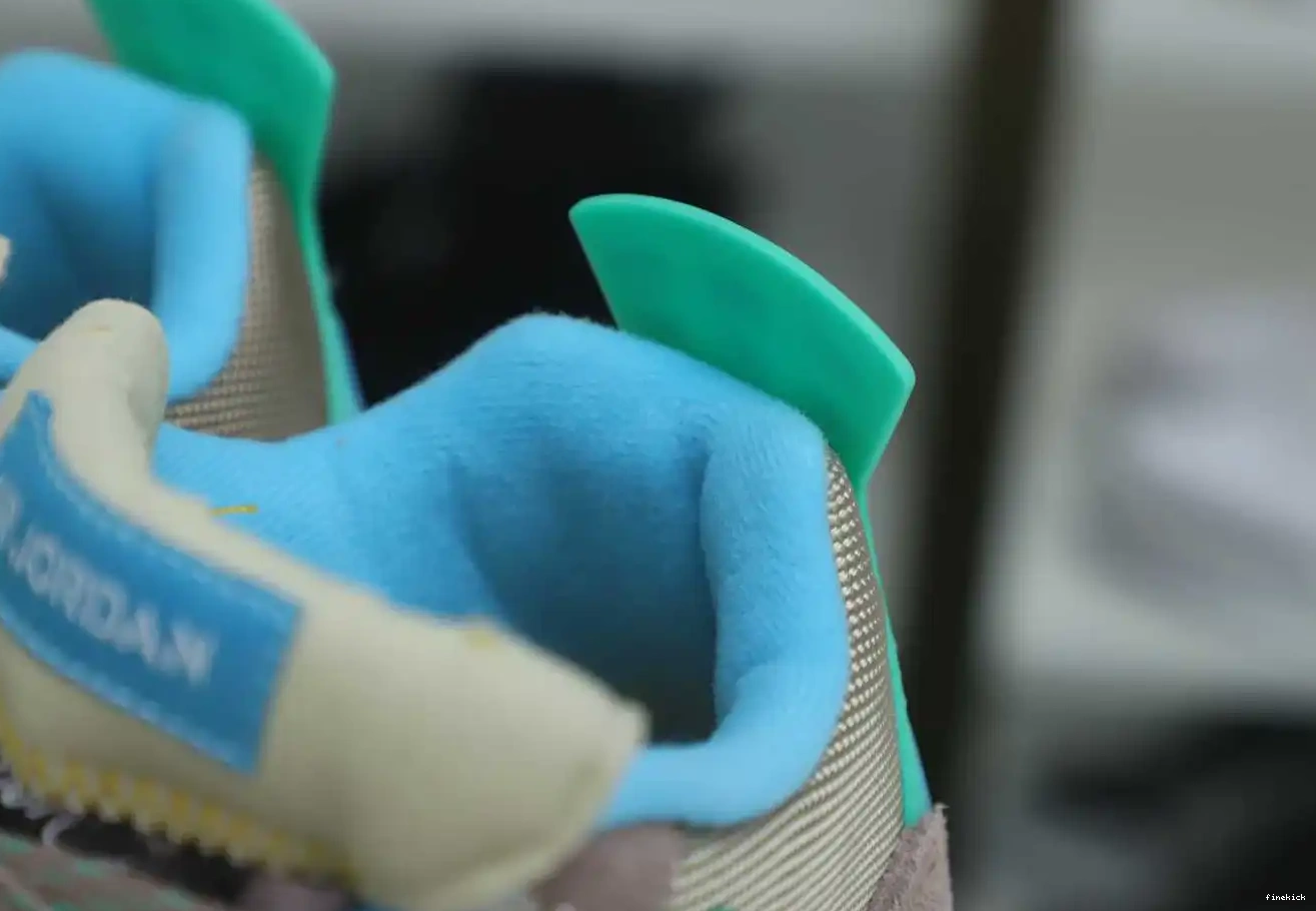 JORDAN RETRO 'TAUPE HAZE' UNION X AIR 4 LA 0526